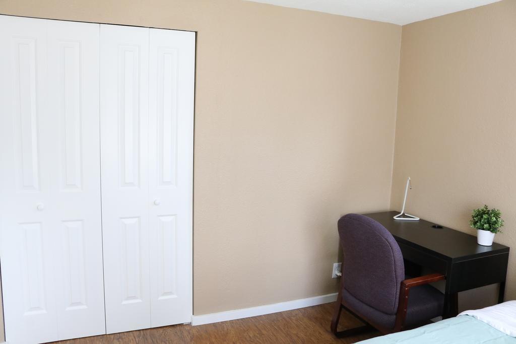 Quiet, Clean And Comfortable Room Seattle Bagian luar foto